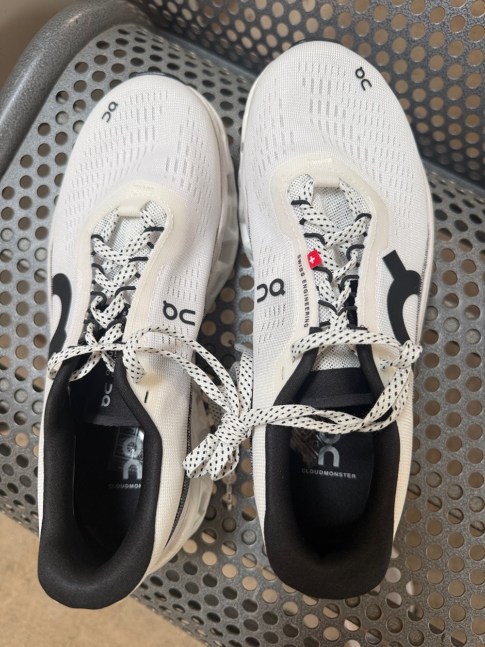On Running White and Black women’s Running Sneakers cloudmonster